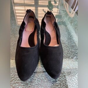 Taryn Rose shoes 9.5‎